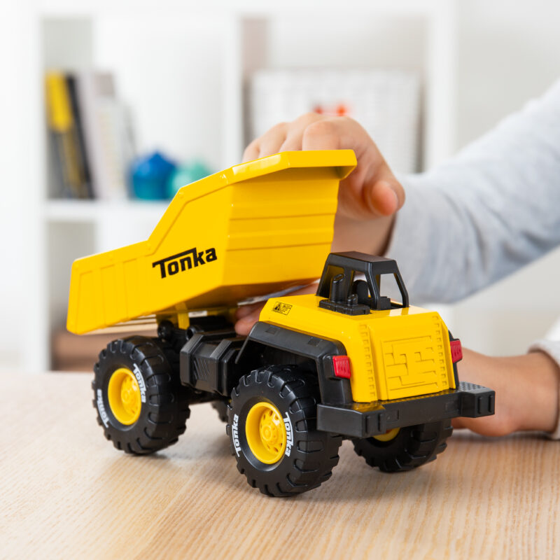 Tonka Classic Dump Truck - US 6765